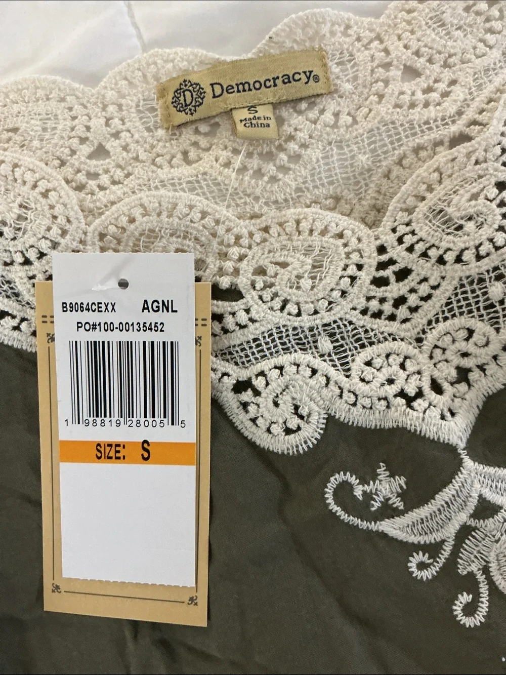 Democracy Olive & Cream Lace-Trim Camisole - Picture 2 of 3